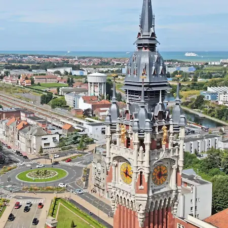 Le Clemenceau Appart-calais Nord-balcon-plage Apartment *