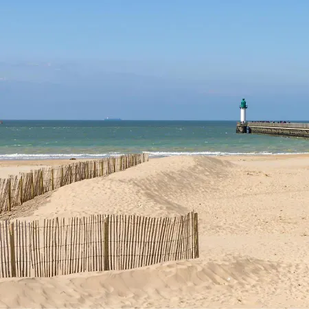 Le Clemenceau Appart-calais Nord-balcon-plage Apartment